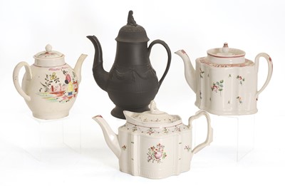Lot 115 - A creamware teapot and cover