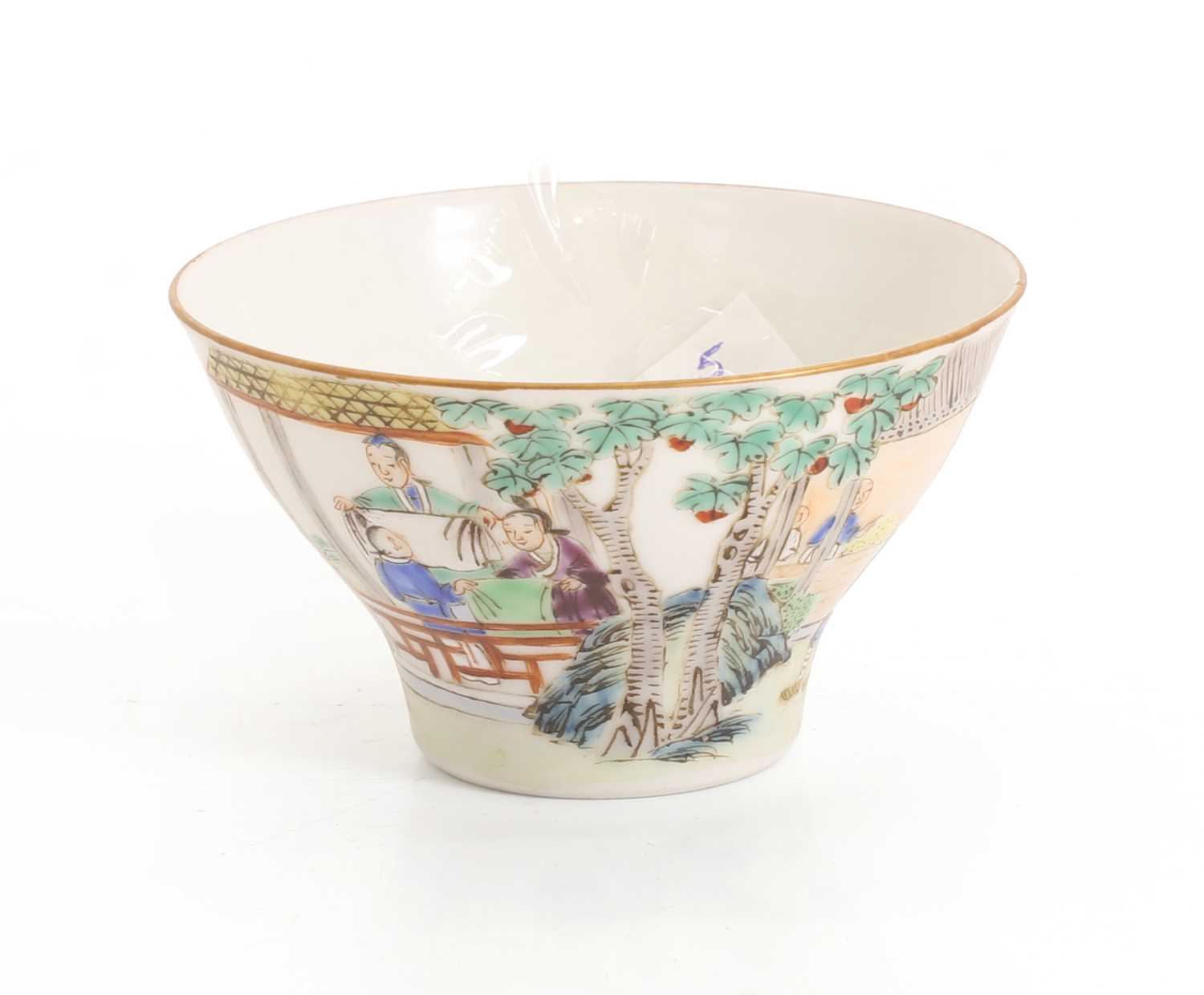 Lot 52 - A Chinese famille rose teabowl