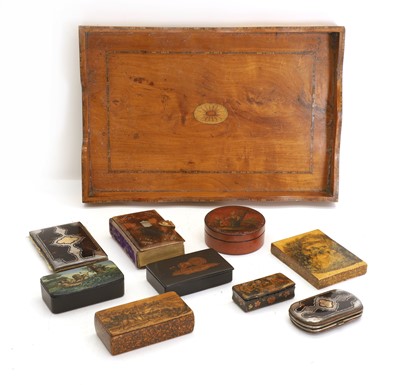 Lot 331 - A collection of snuff boxes, a card case and further items
