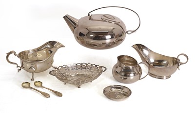 Lot 35 - A collection of silver items