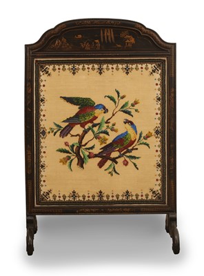 Lot 501 - A Queen Anne-style black and gilt-Japanned fire screen