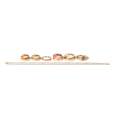 Lot 312 - A group of gold jewellery