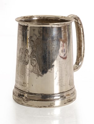 Lot 9 - A silver tankard