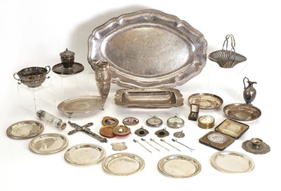 Lot 36 - A large collection of silver