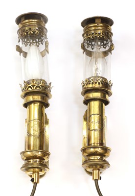 Lot 474 - A pair of pullman carriage lamps