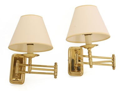 Lot 471 - A pair of Vaughan Designs bedside lamps