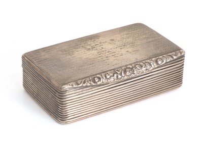 Lot 15 - A Victorian silver snuff box