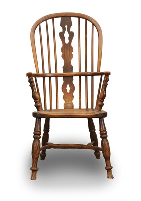 Lot 525 - An ash Windsor chair