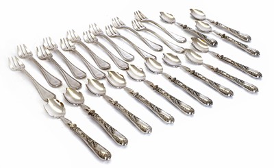 Lot 12 - A Christofle oyster cutlery set