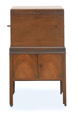 Lot 514 - A Regency mahogany cellarette