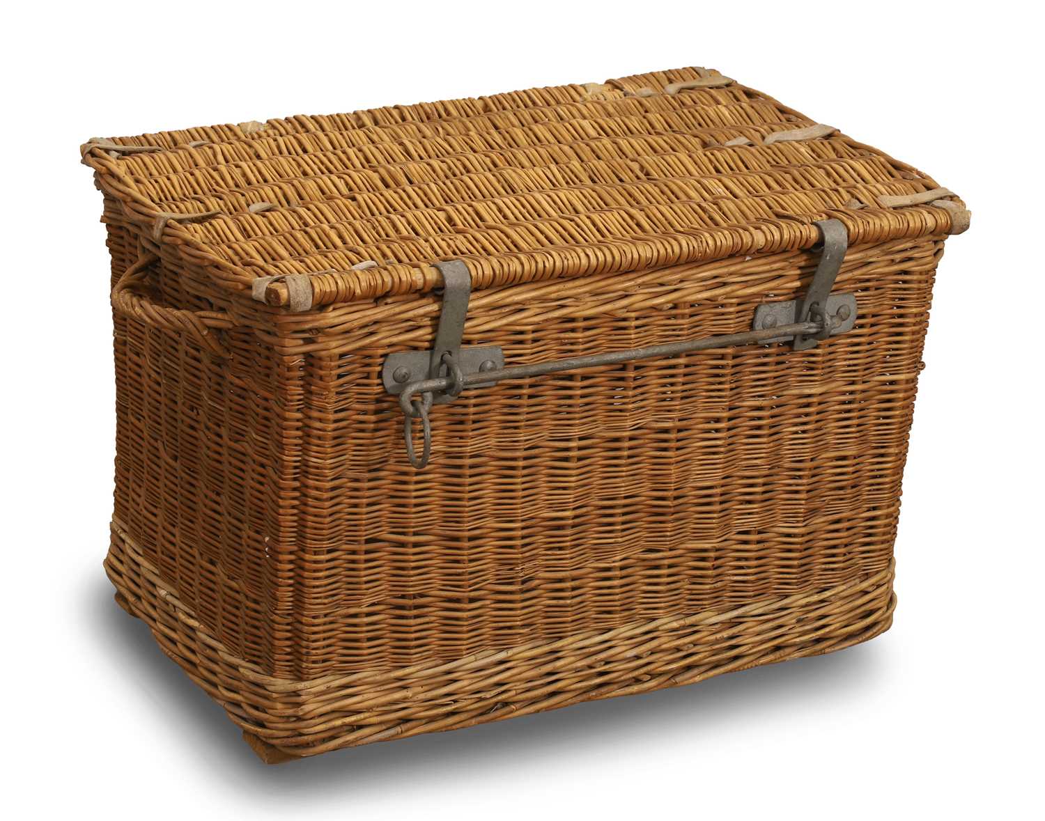 Lot 541 - A wicker basket